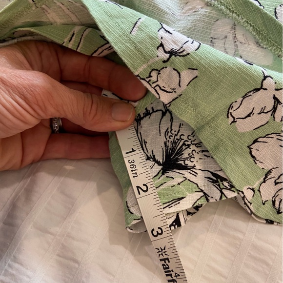 Abercrombie & Fitch Floral Green Women's Shorts Size 6 - Picture 10 of 12